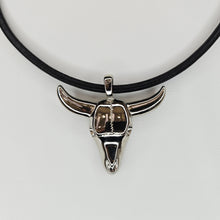Cargar imagen en el visor de la galería, Collar de Toro Plata
