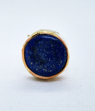 Load image into Gallery viewer, Round Lapizlazuli Ring
